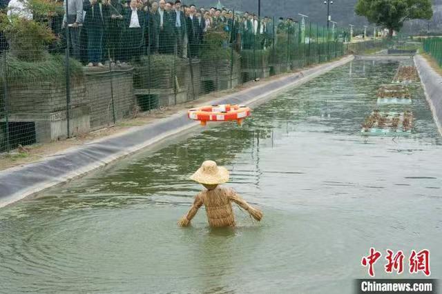 浙江杭州：農(nóng)業(yè)農(nóng)村領(lǐng)域多場(chǎng)景應(yīng)用無人機(jī)集中亮相